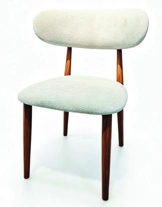 521-B Dining Chair — catalogue product photograph